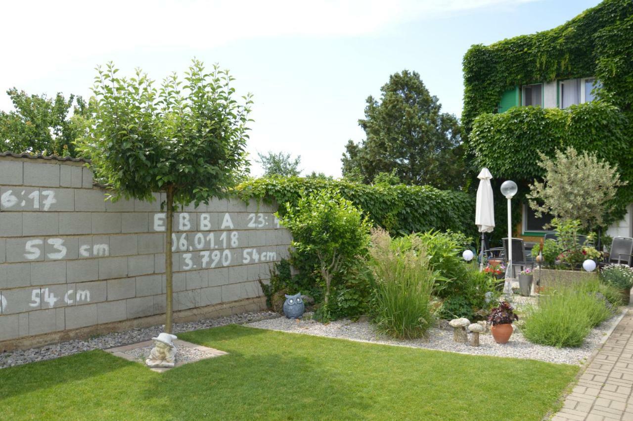 Gaestehaus Schmidt Podersdorf am See Exteriör bild