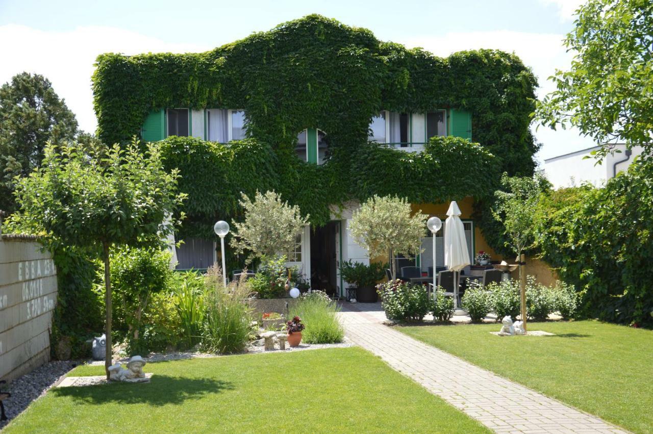 Gaestehaus Schmidt Podersdorf am See Exteriör bild